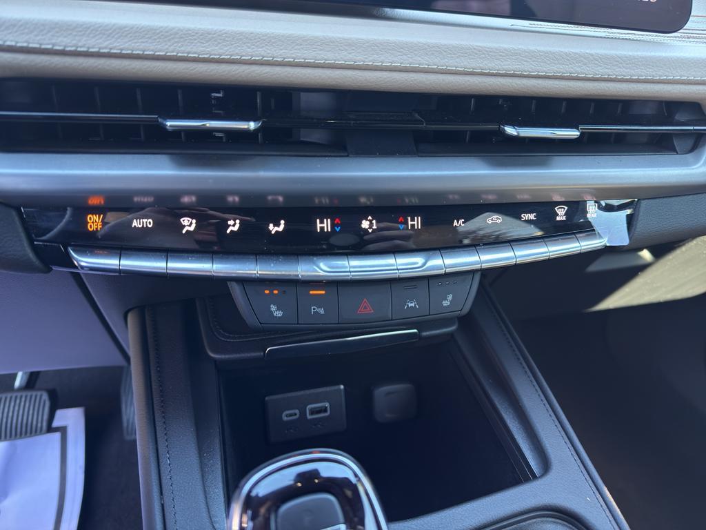 used 2025 Cadillac XT4 car, priced at $38,991