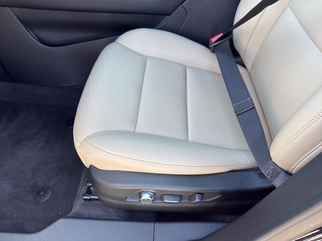 used 2025 Cadillac XT4 car, priced at $38,991