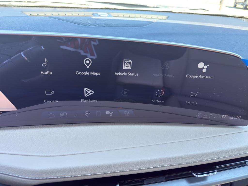 used 2025 Cadillac XT4 car, priced at $38,991