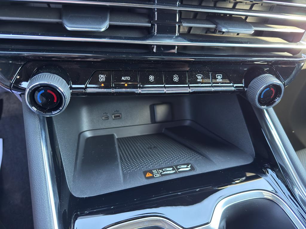 new 2026 Chevrolet Traverse car, priced at $42,234