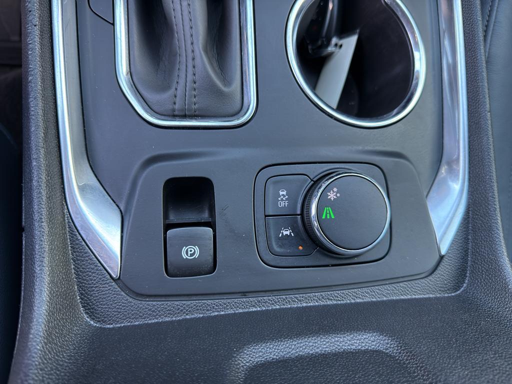 used 2021 Chevrolet Traverse car, priced at $27,459