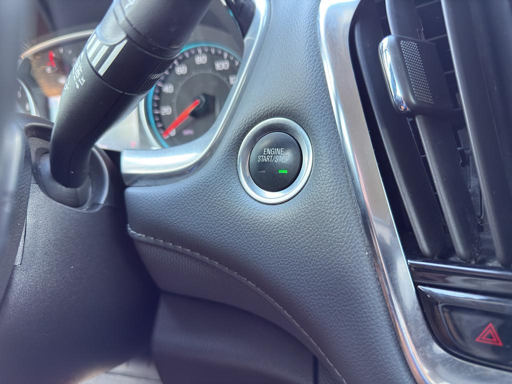 used 2021 Chevrolet Traverse car, priced at $27,459