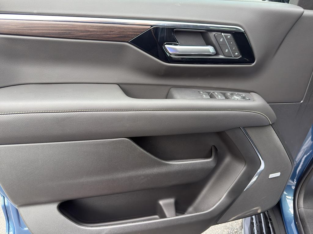 new 2025 Chevrolet Tahoe car, priced at $74,146