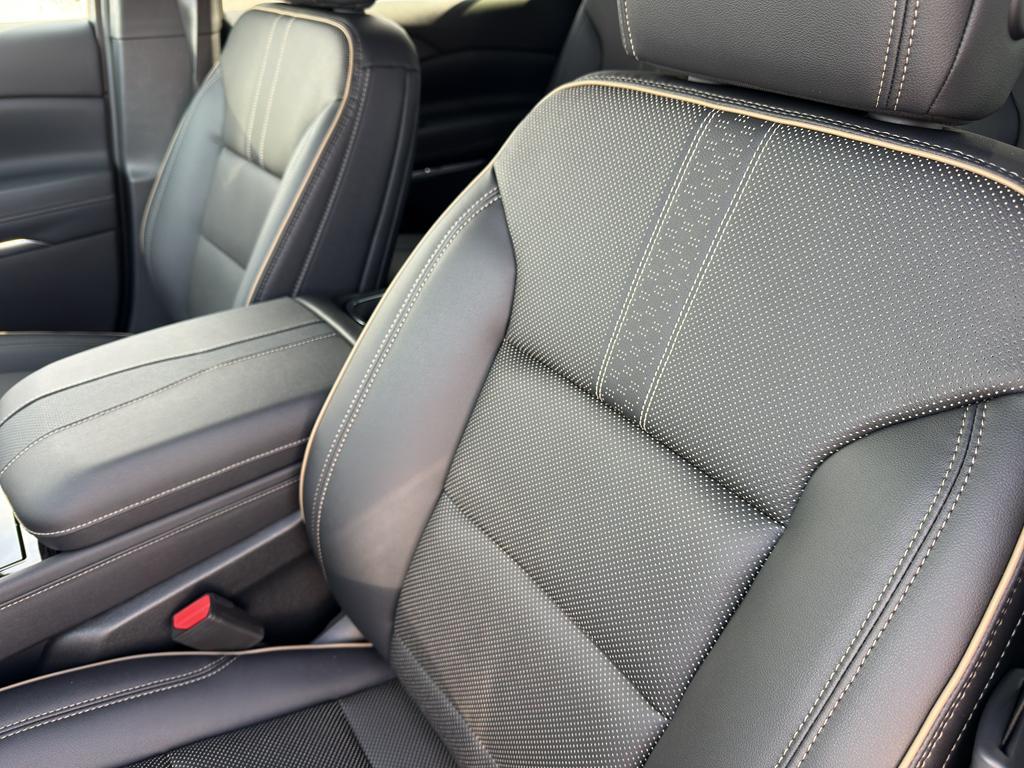 new 2026 Chevrolet Traverse car, priced at $56,350