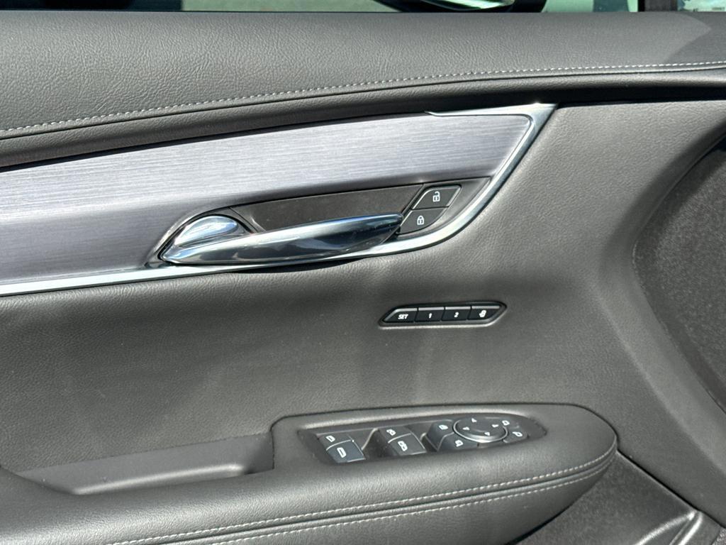 used 2025 Cadillac XT6 car, priced at $46,489