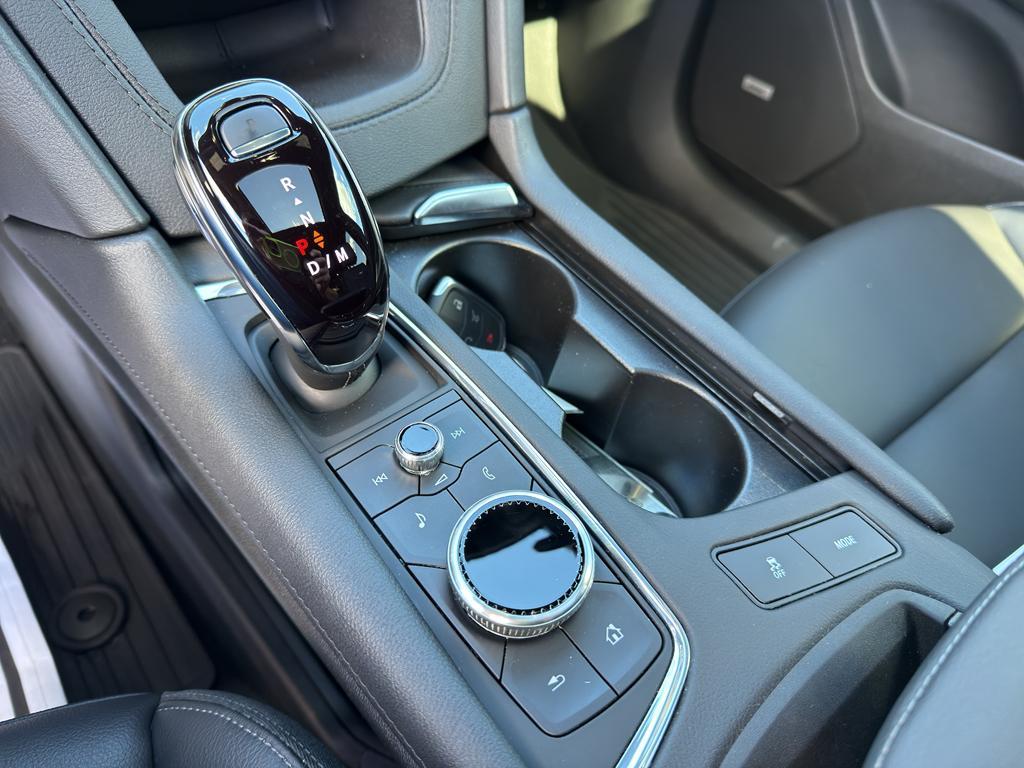 used 2025 Cadillac XT6 car, priced at $46,489