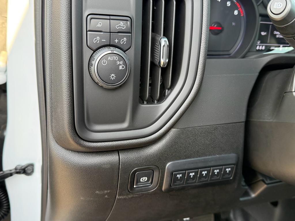 new 2025 Chevrolet Silverado 3500 car, priced at $50,178