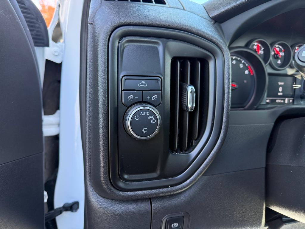 used 2024 Chevrolet Silverado 1500 car, priced at $31,598