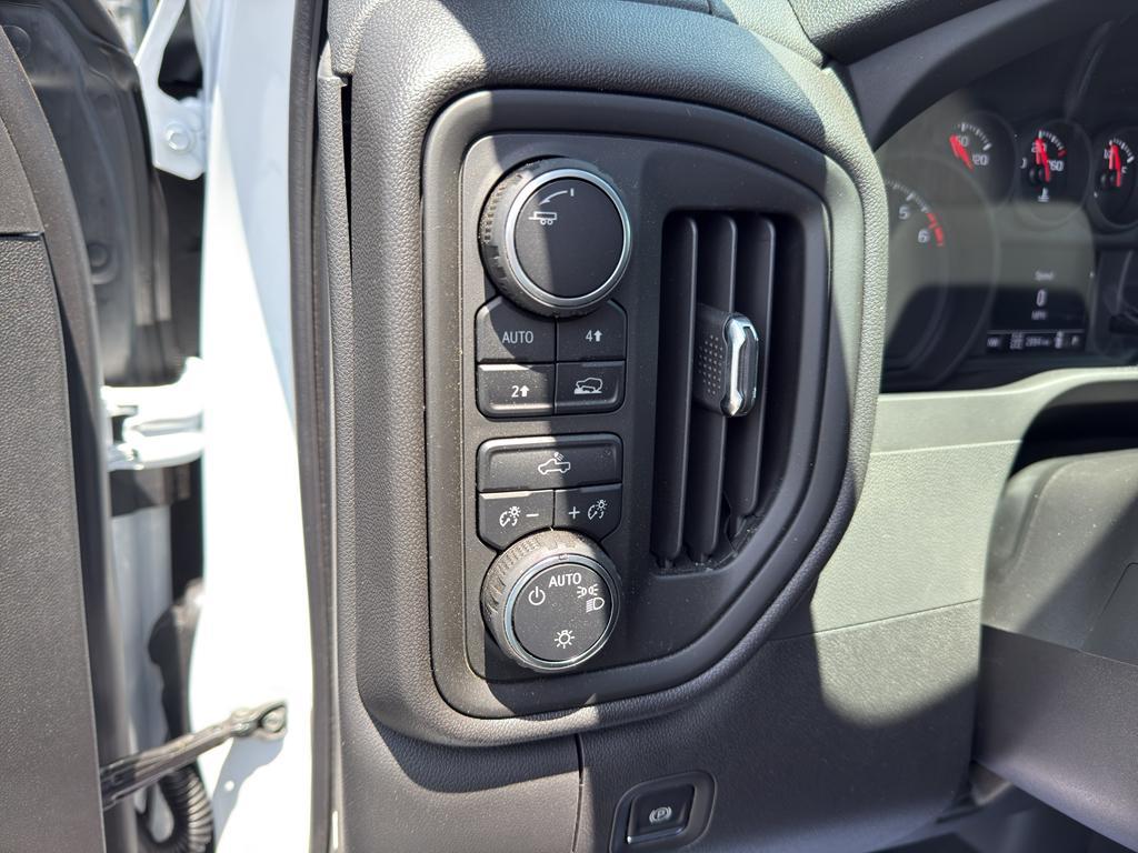 new 2025 Chevrolet Silverado 1500 car, priced at $41,072