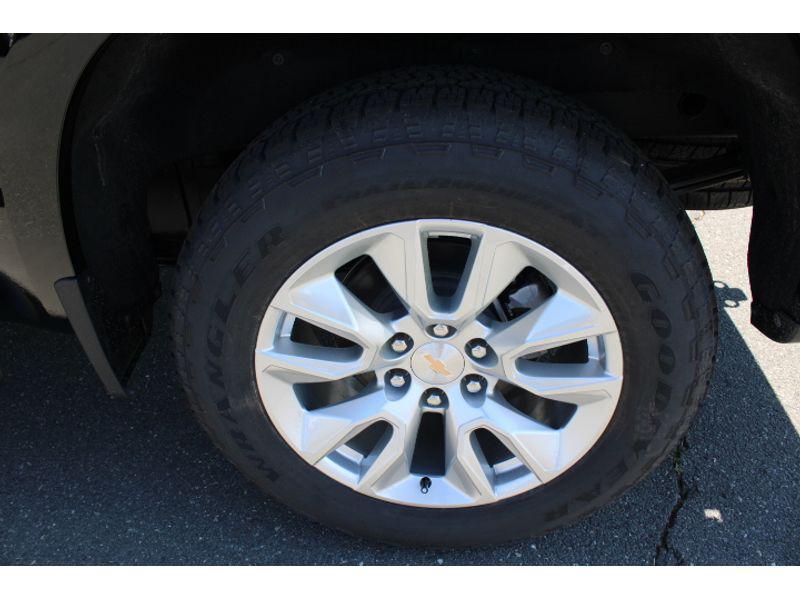 new 2025 Chevrolet Silverado 1500 car, priced at $41,678