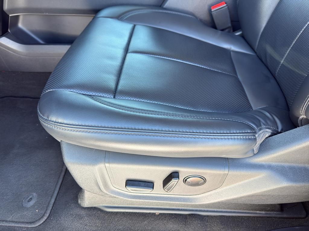 used 2024 Ford Expedition car, priced at $45,358