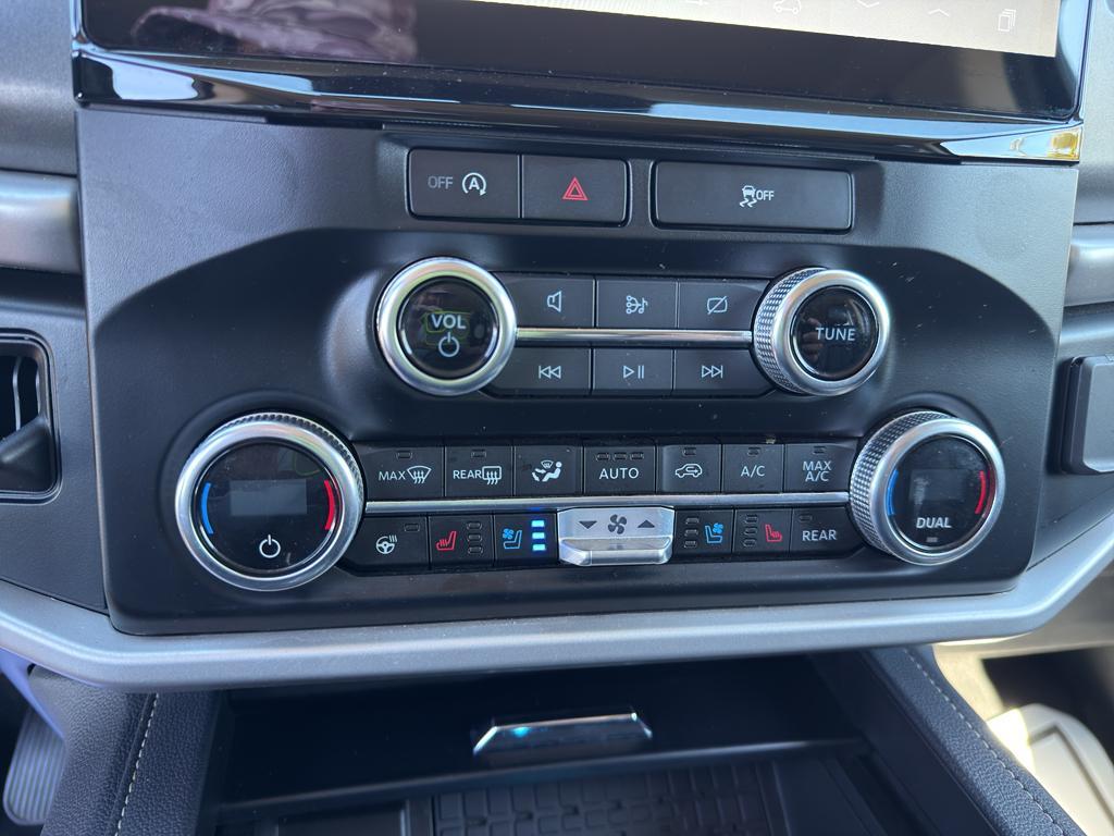 used 2024 Ford Expedition car, priced at $45,358