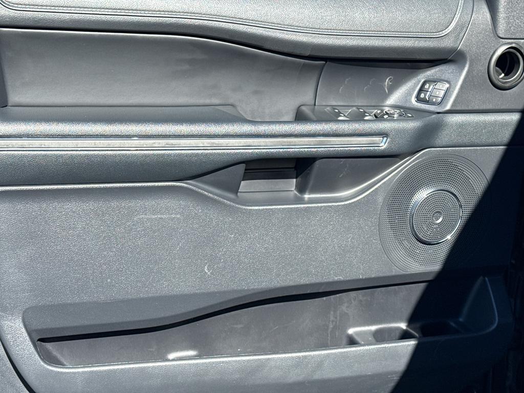 used 2024 Ford Expedition car, priced at $45,358