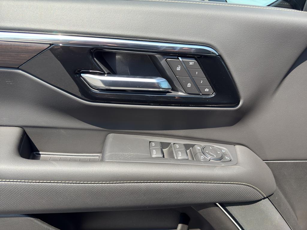 new 2025 Chevrolet Tahoe car, priced at $74,459