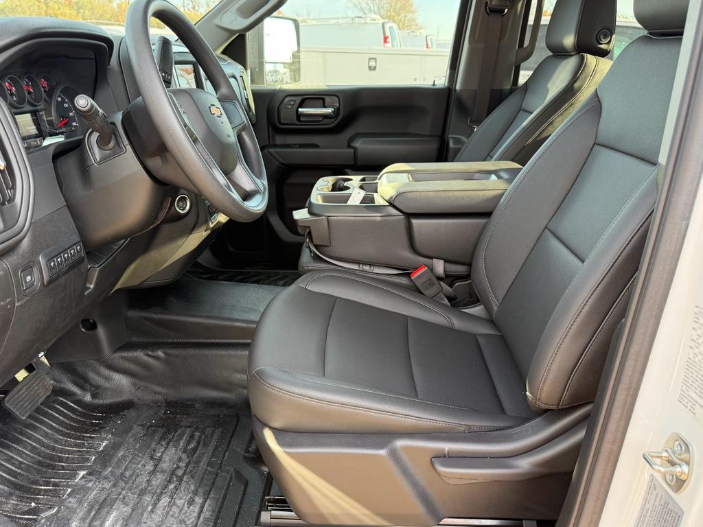 new 2025 Chevrolet Silverado 3500 car, priced at $50,178