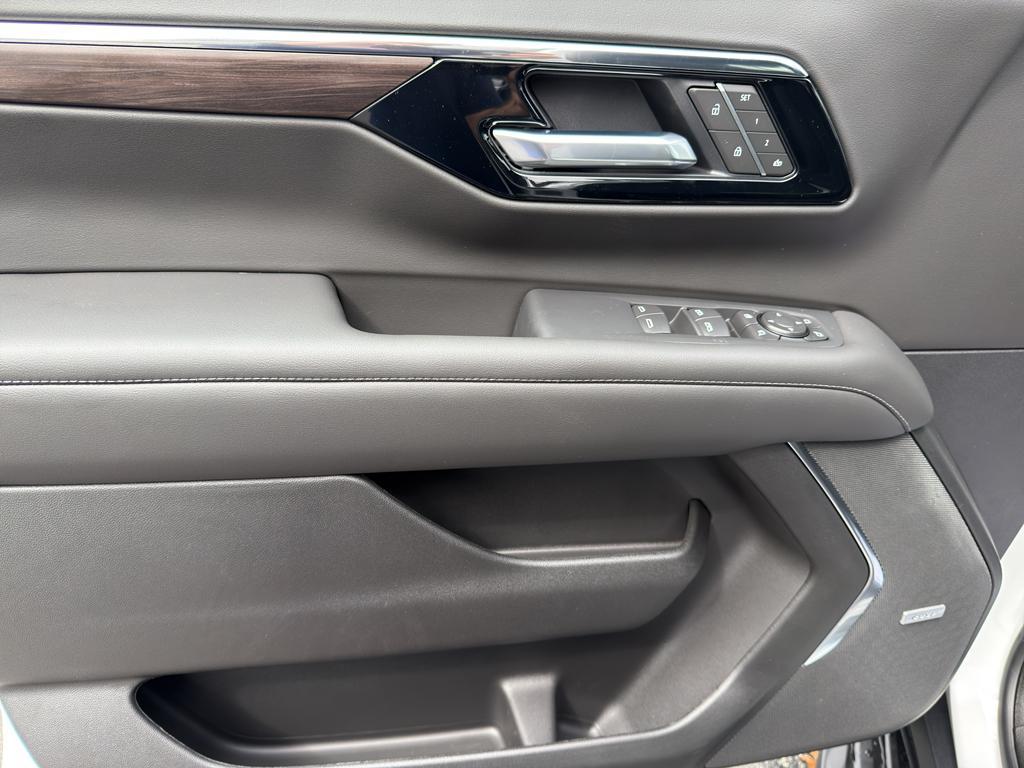 new 2026 Chevrolet Suburban car, priced at $72,680