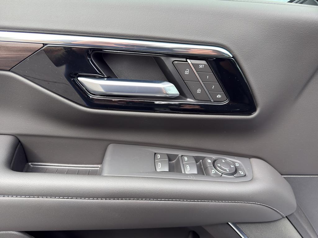 new 2026 Chevrolet Suburban car, priced at $72,680