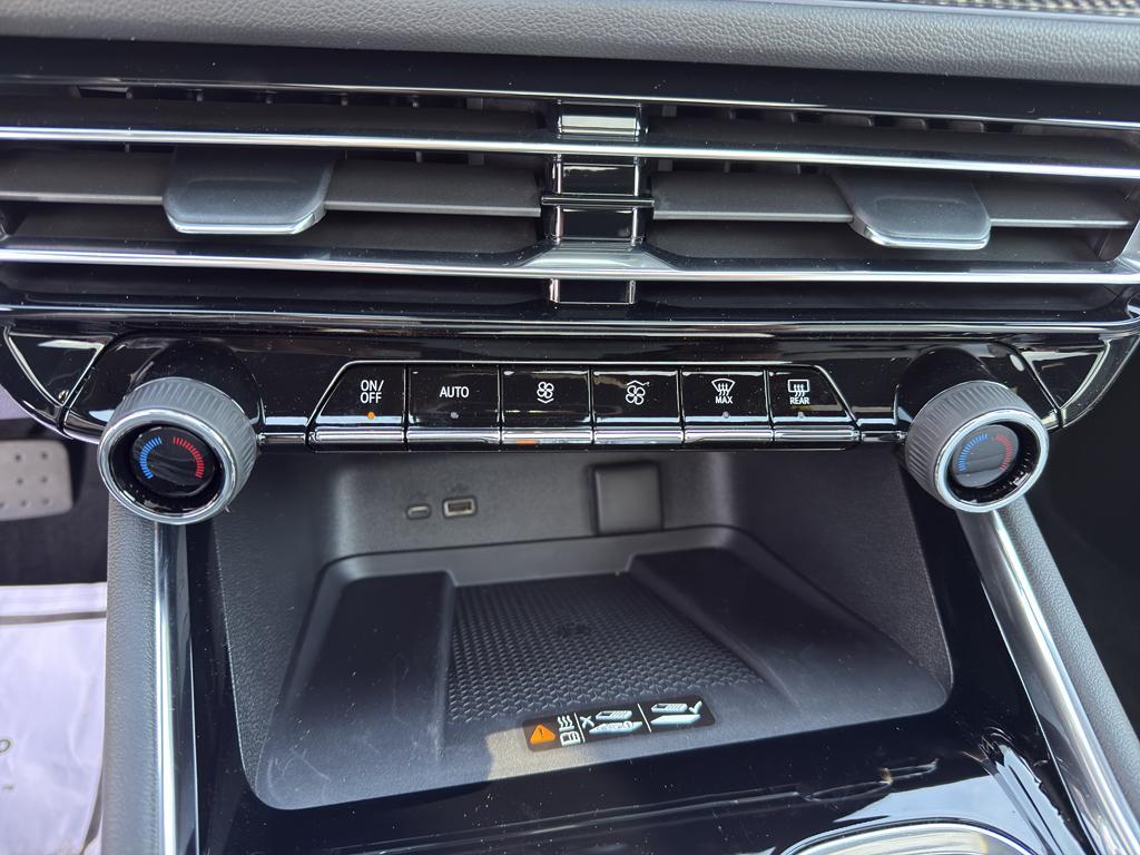 new 2026 Chevrolet Traverse car, priced at $57,195