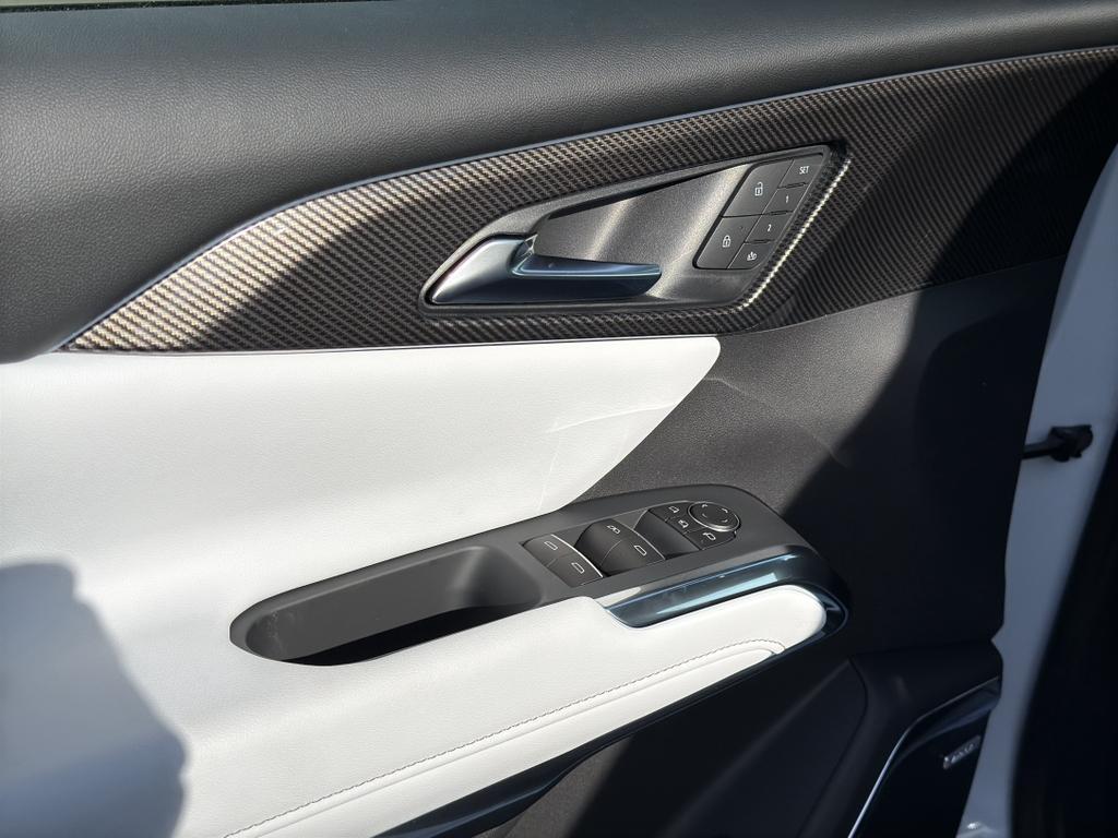 new 2026 Chevrolet Traverse car, priced at $57,195