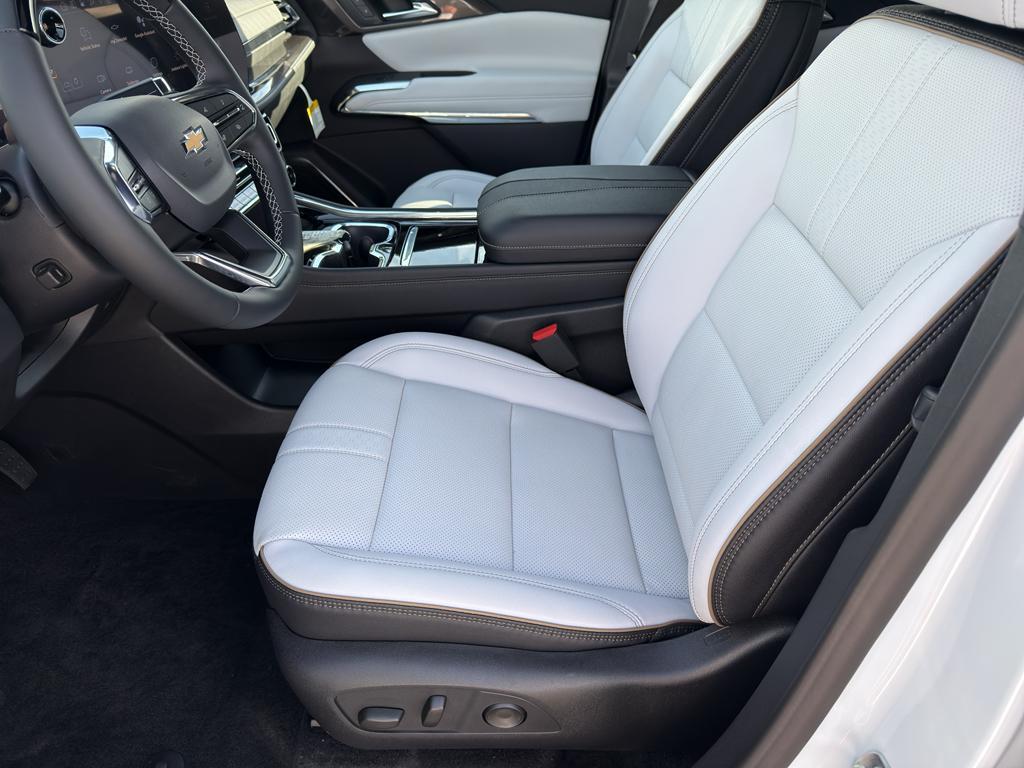 new 2026 Chevrolet Traverse car, priced at $57,195