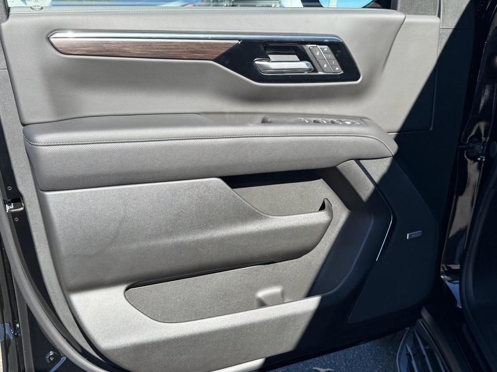 new 2026 Chevrolet Suburban car, priced at $81,190