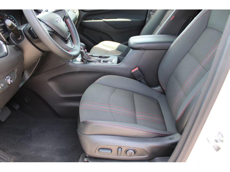 used 2024 Chevrolet Equinox car, priced at $25,789