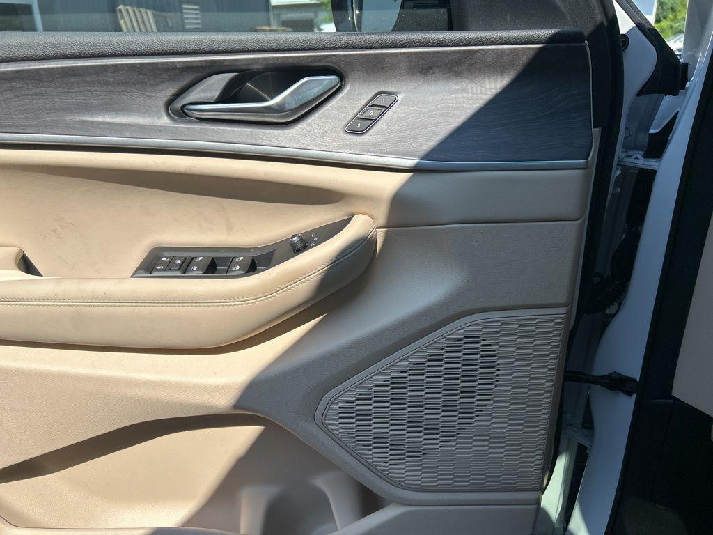 new 2025 Jeep Grand Cherokee L car, priced at $48,854