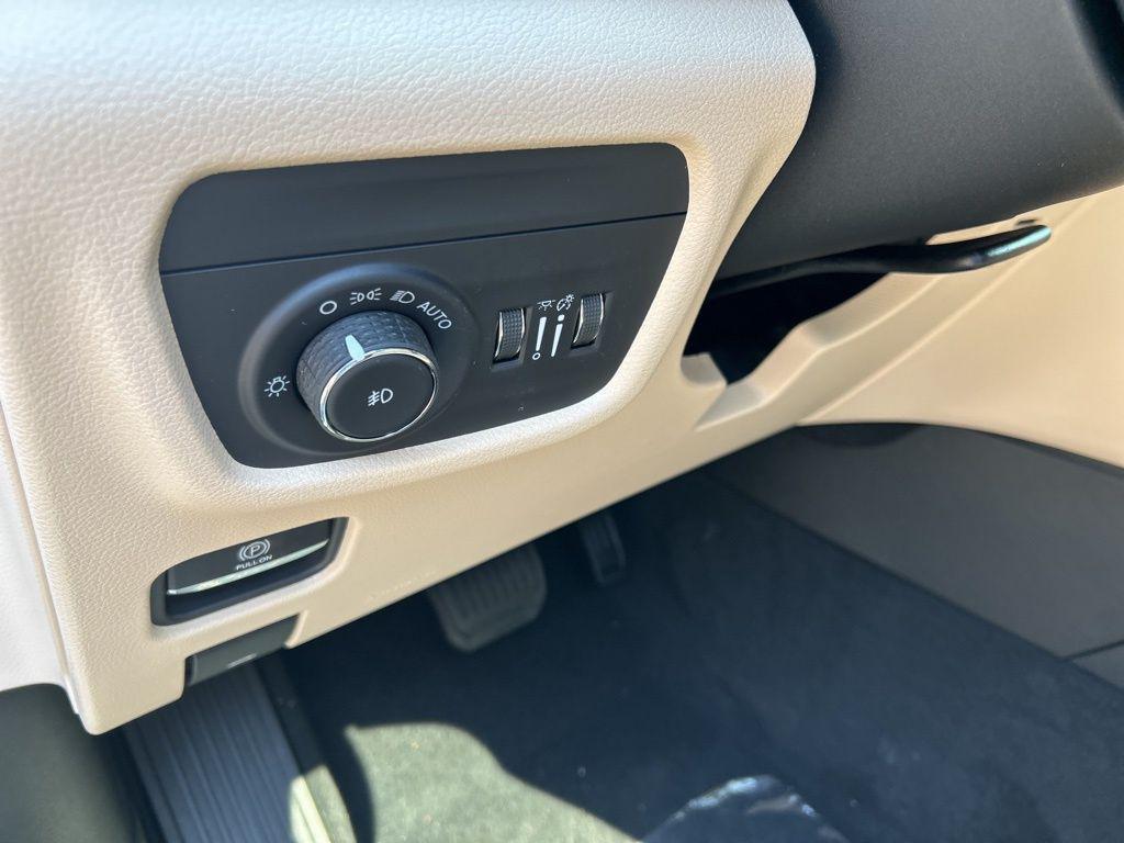new 2025 Jeep Grand Cherokee L car, priced at $48,854