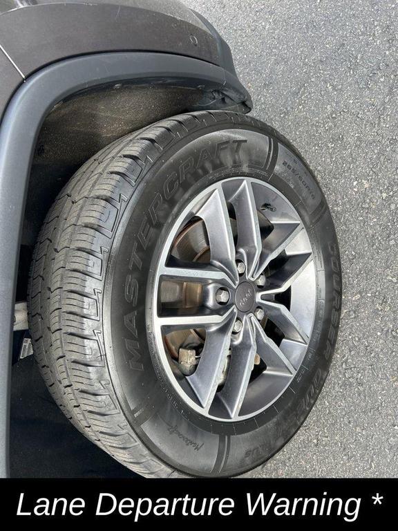 used 2021 Jeep Grand Cherokee car, priced at $29,687