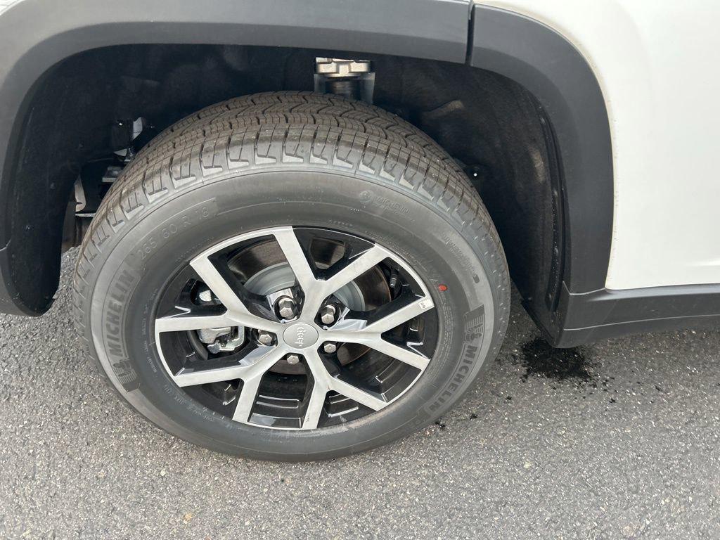 new 2025 Jeep Grand Cherokee L car, priced at $51,515