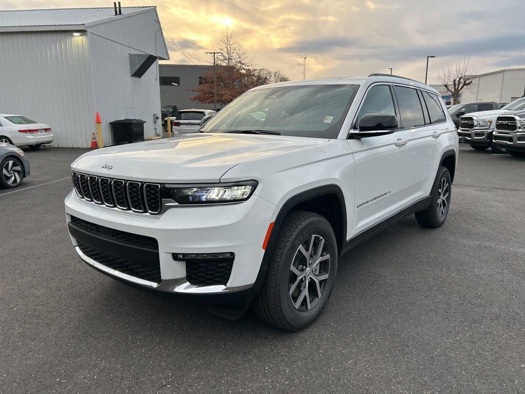 new 2025 Jeep Grand Cherokee L car, priced at $51,515