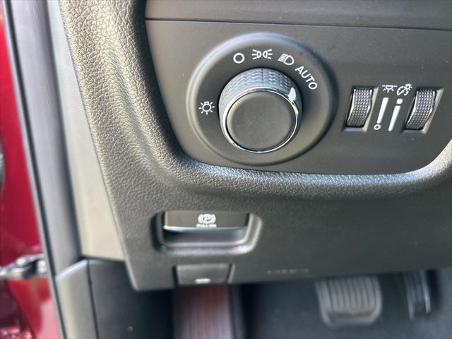 new 2025 Jeep Grand Cherokee car, priced at $42,168