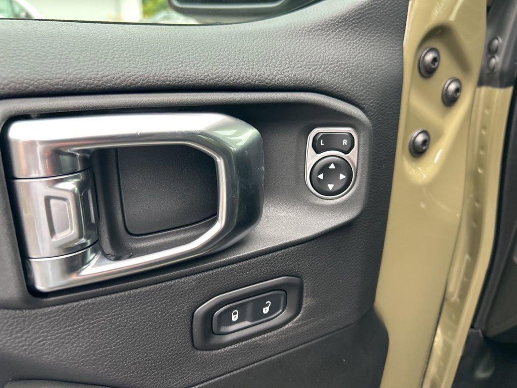 new 2025 Jeep Gladiator car, priced at $56,338