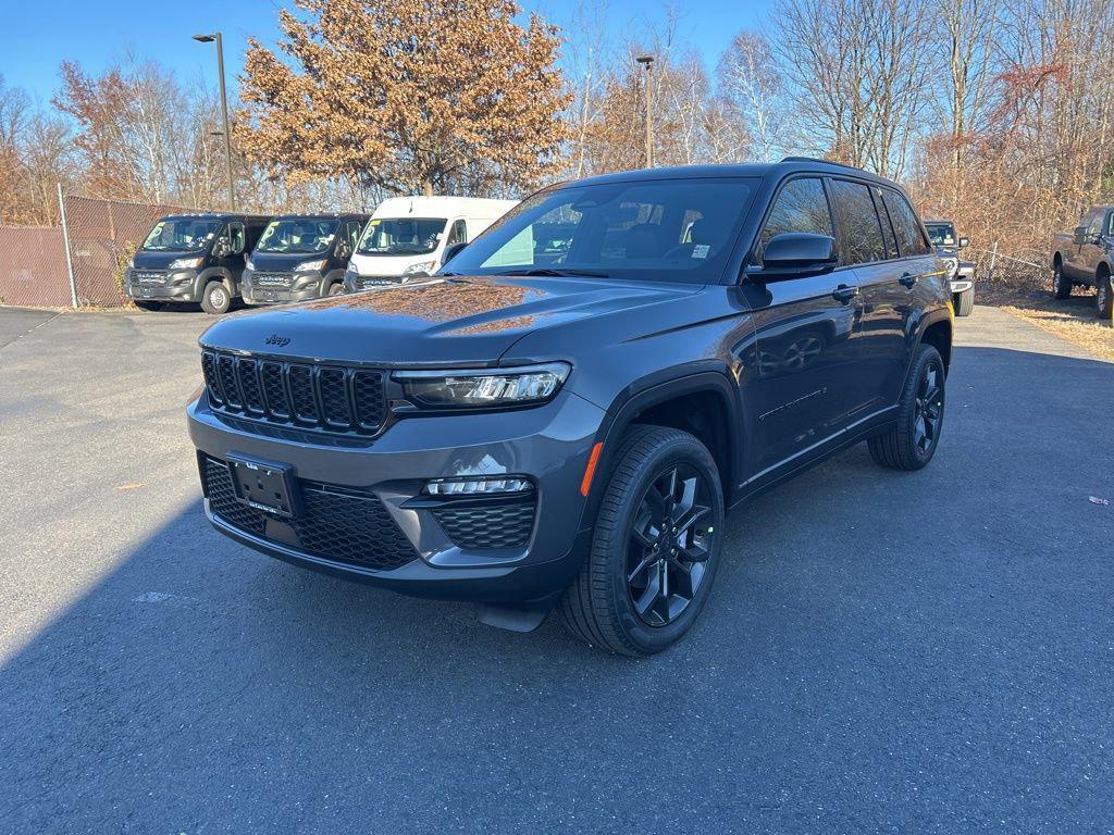 new 2025 Jeep Grand Cherokee car, priced at $54,730