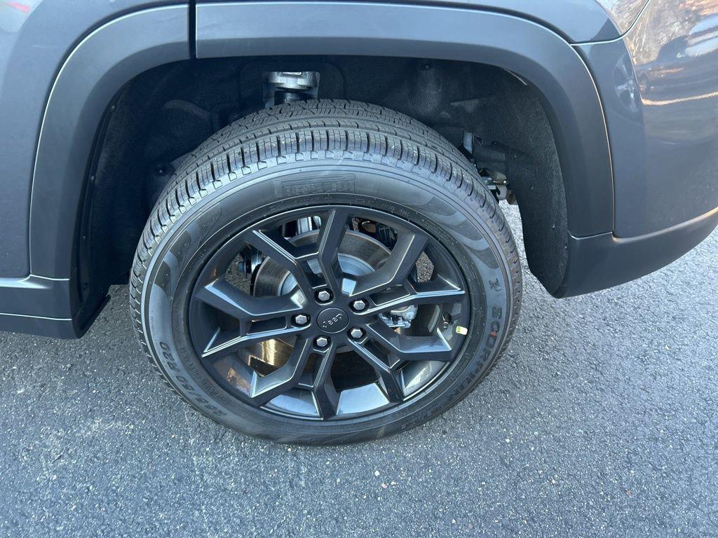 new 2025 Jeep Grand Cherokee car, priced at $54,730