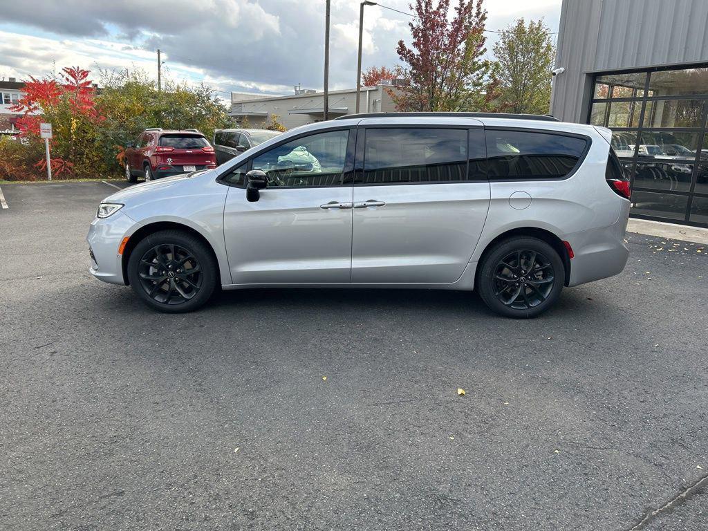 new 2026 Chrysler Pacifica car, priced at $52,897
