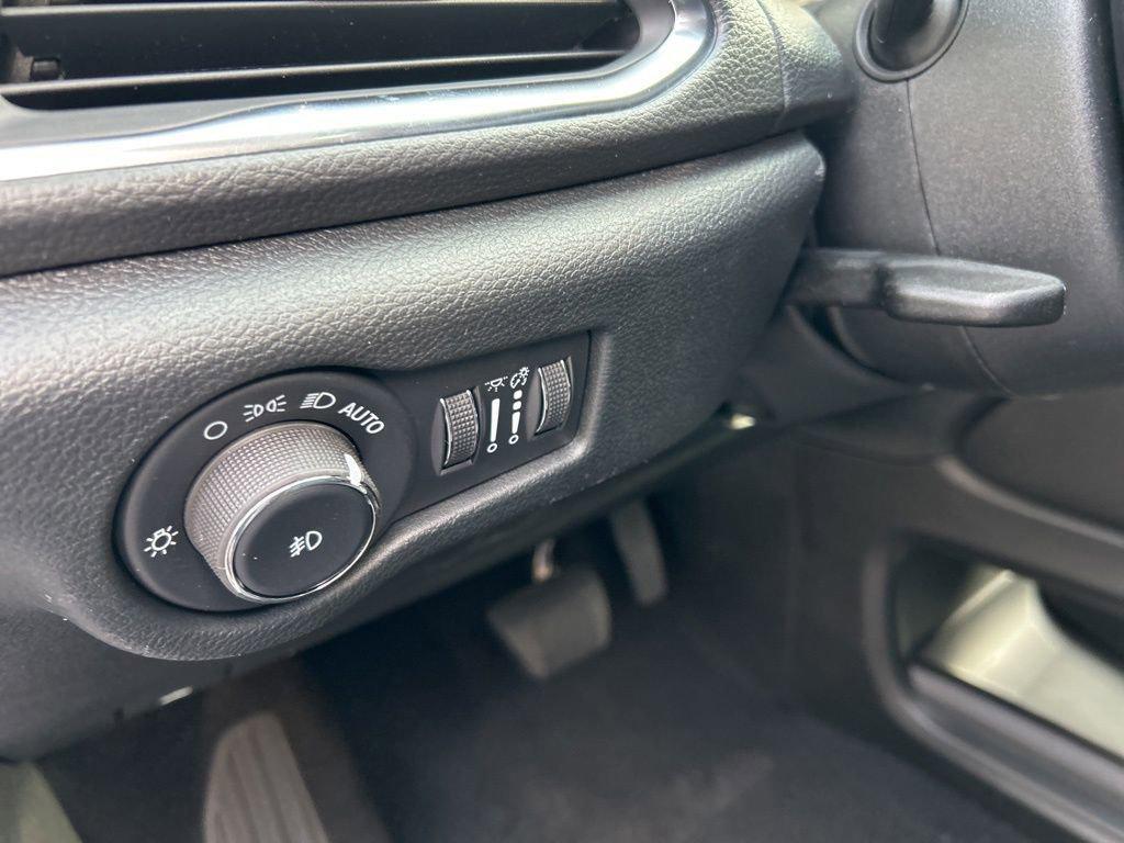 new 2026 Chrysler Pacifica car, priced at $52,897