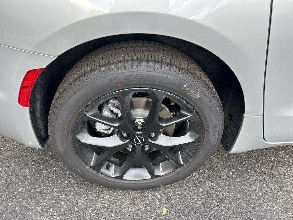 new 2026 Chrysler Pacifica car, priced at $52,897