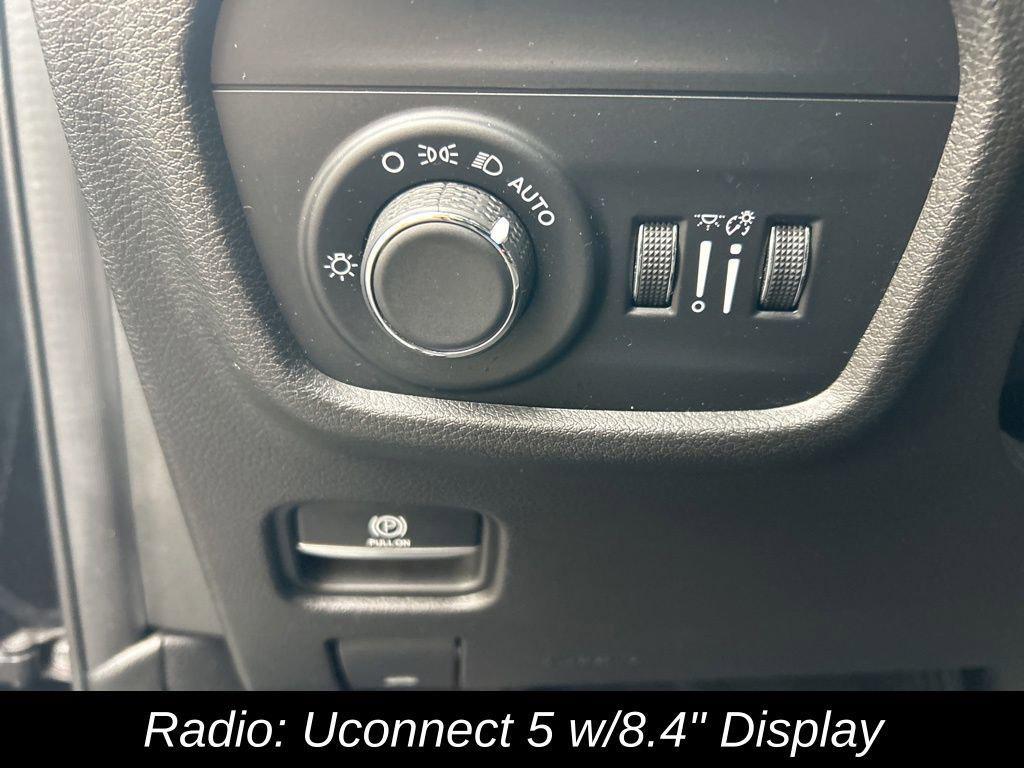 used 2022 Jeep Grand Cherokee car, priced at $31,000