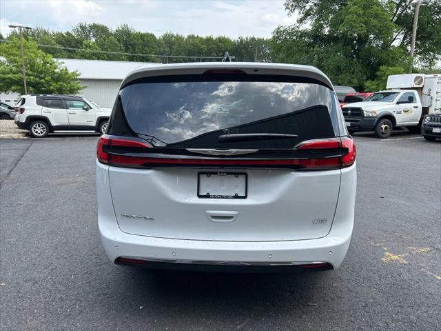 new 2025 Chrysler Pacifica car, priced at $45,219