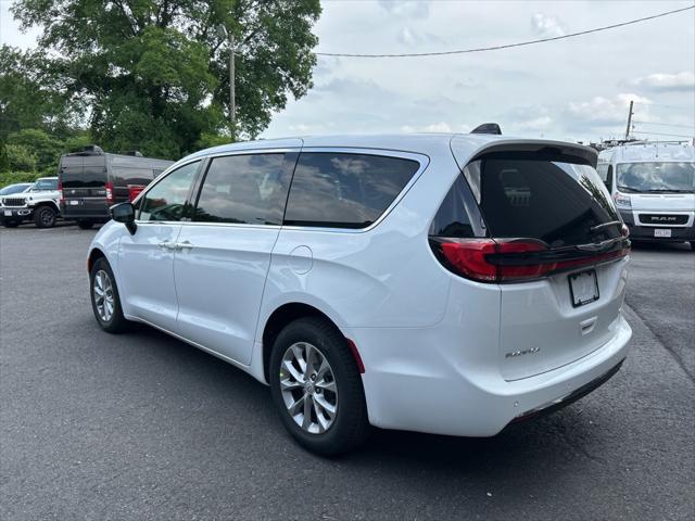 new 2025 Chrysler Pacifica car, priced at $45,219