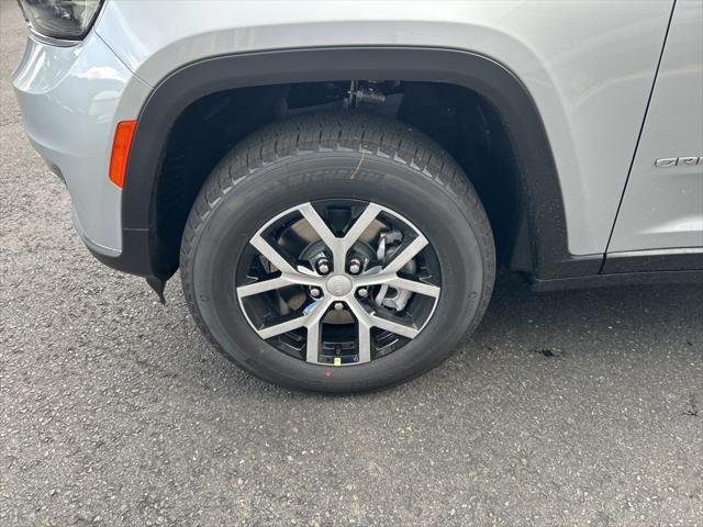 new 2025 Jeep Grand Cherokee L car, priced at $49,195