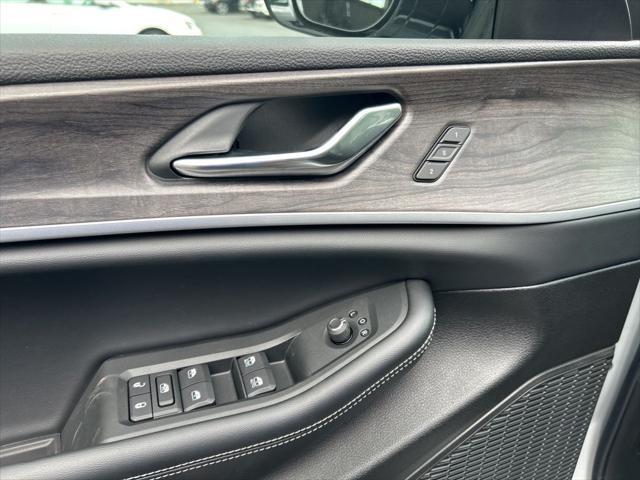 new 2025 Jeep Grand Cherokee L car, priced at $49,195