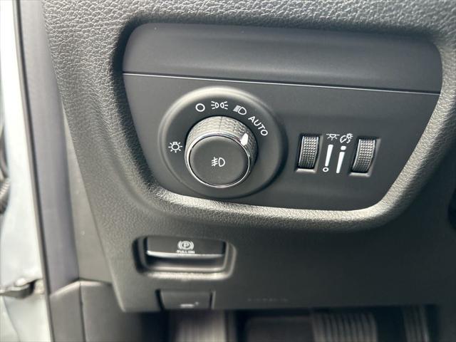 new 2025 Jeep Grand Cherokee L car, priced at $49,195
