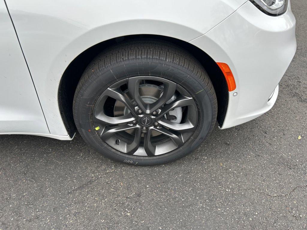 new 2026 Chrysler Pacifica car, priced at $46,300