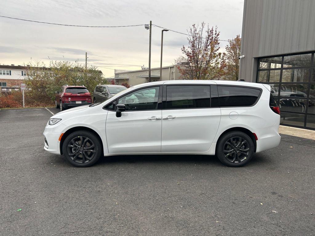new 2026 Chrysler Pacifica car, priced at $46,300