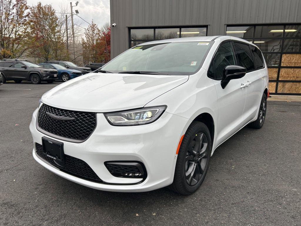 new 2026 Chrysler Pacifica car, priced at $46,300