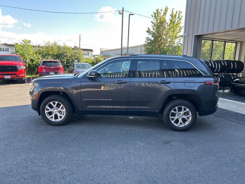 used 2022 Jeep Grand Cherokee car, priced at $31,287