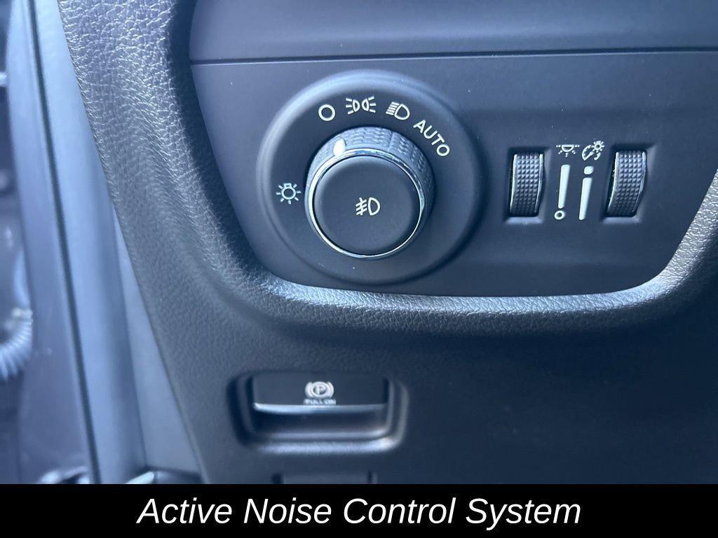used 2022 Jeep Grand Cherokee car, priced at $31,287