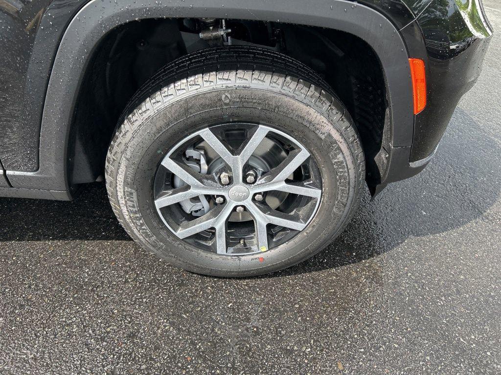 new 2025 Jeep Grand Cherokee L car, priced at $49,071